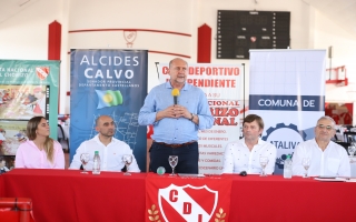 Perotti participó en los festejos por los 100 años del Club Deportivo Independiente de Ataliva