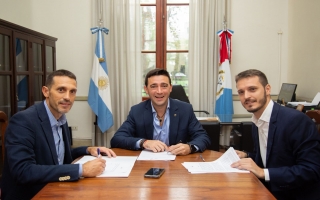 Provincia firmó convenios para descentralizar trámites de los Registros Civil y de la Propiedad en localidades del departamento Rosario