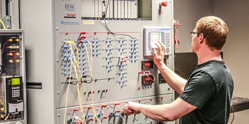 PLC-electricidad-industrial