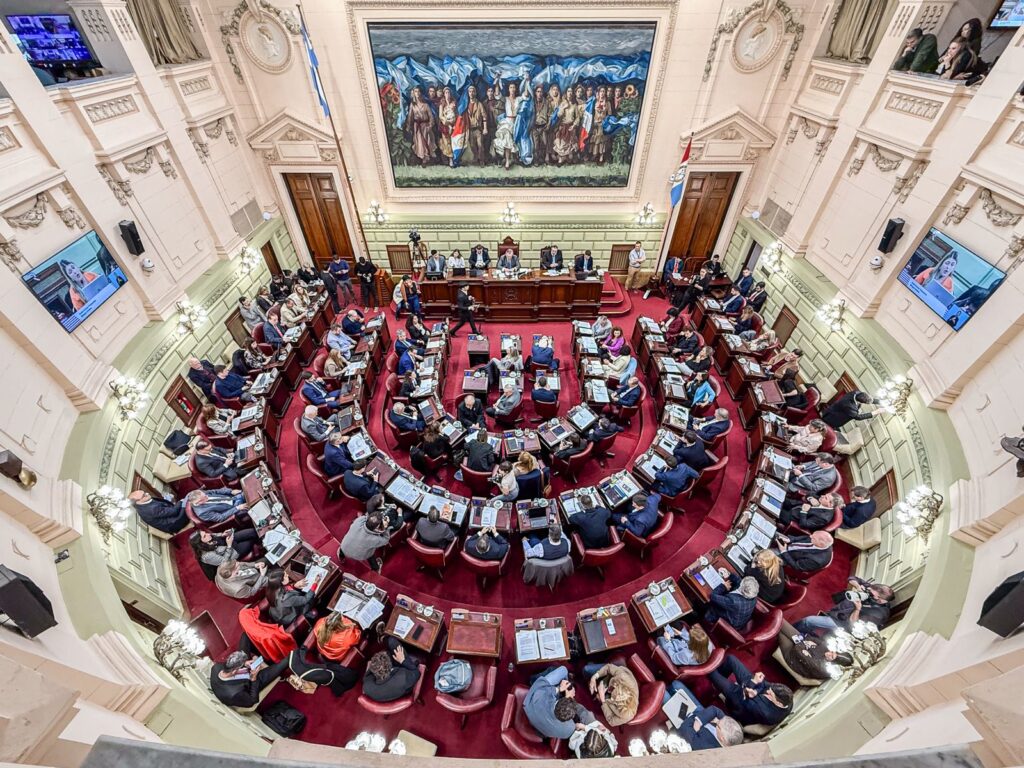 Diario de la Convención de Santa Fe, día 37: Unidos cedió al final y compartió la lapicera de la Justicia