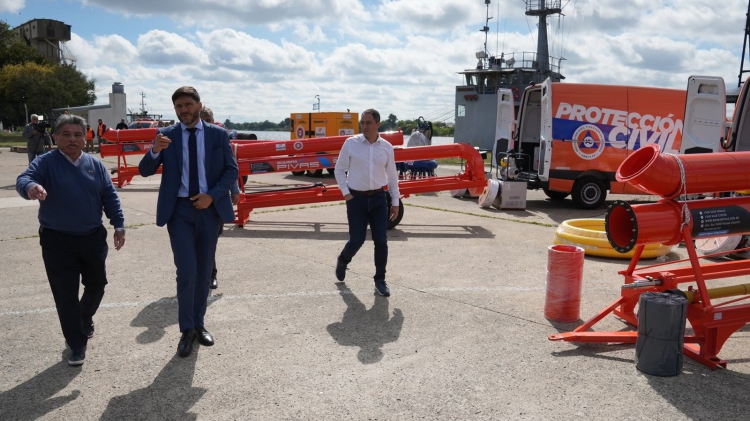 Pullaro presentó 90 bombas que compró Provincia para reforzar la respuesta ante posibles contingencias hídricas por El Niño