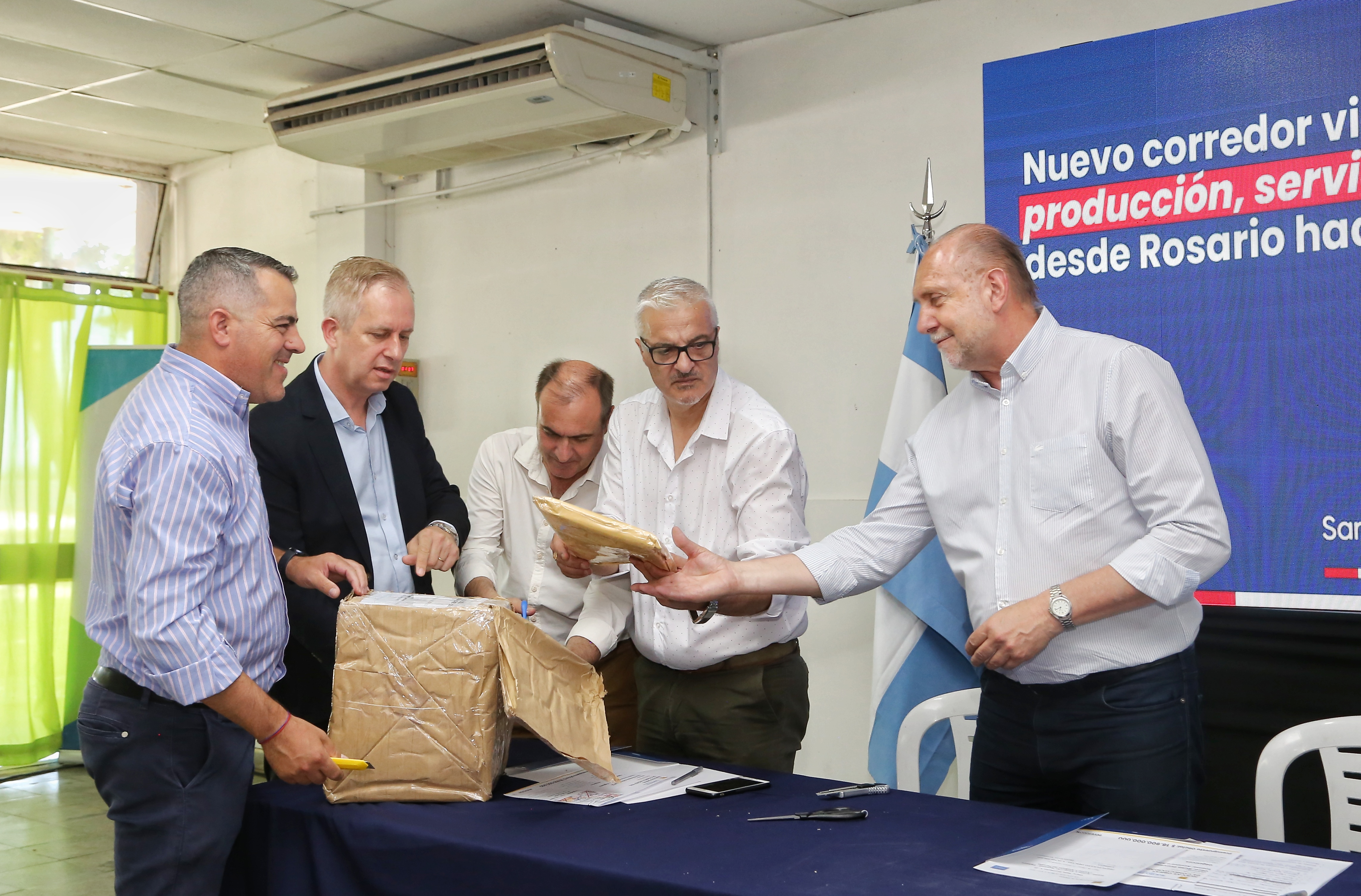 Perotti encabezó la apertura de ofertas para la transformación en autovía de la Ruta Provincial N°21