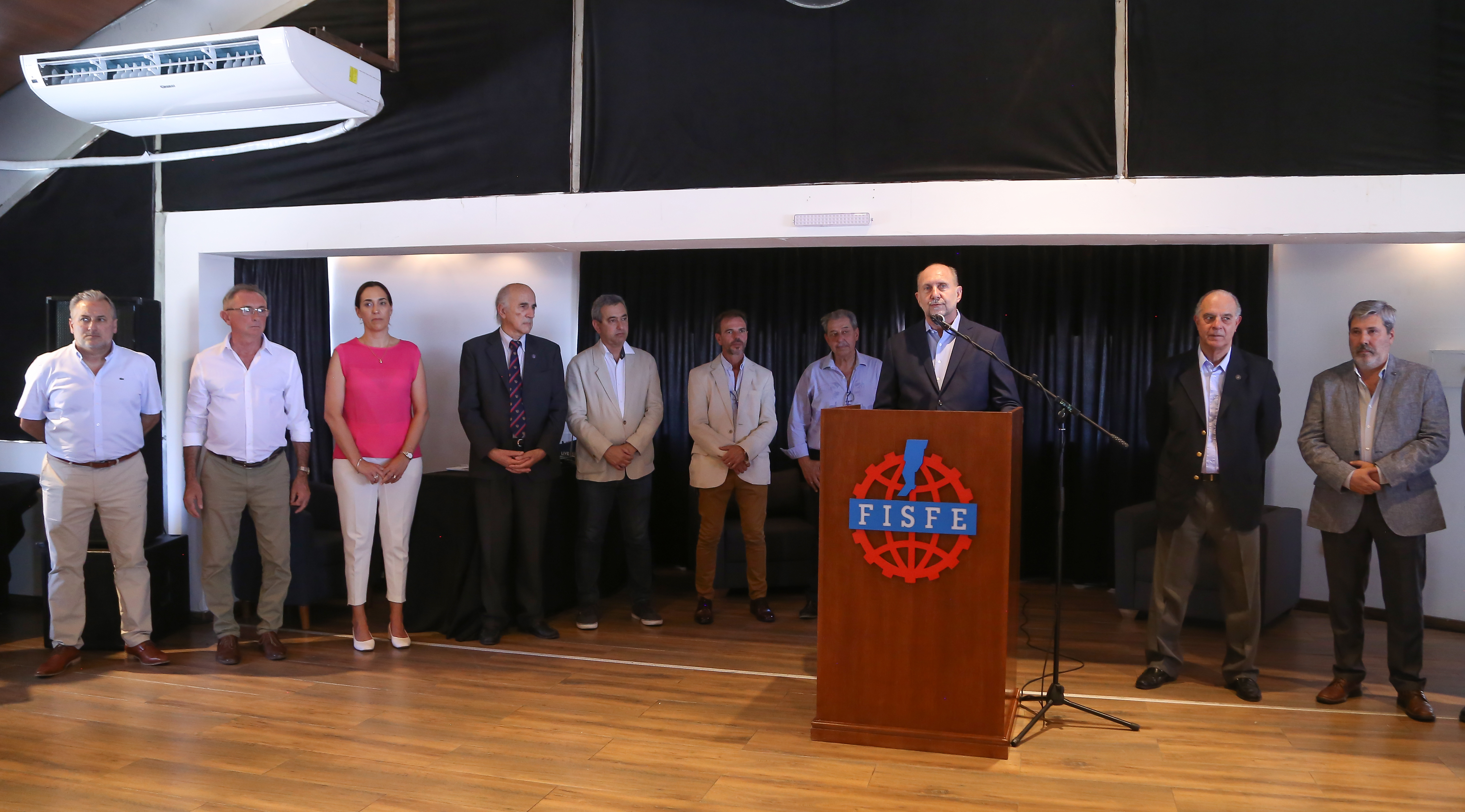 Perotti destac&oacute; en FIFSE el aporte del sector industrial a la provincia