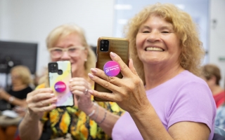 Territorio 5.0: Santa Fe impulsa la autonomía digital de las personas mayores para reducir la brecha tecnológica