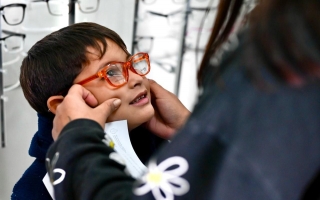 Santa Fe Acá: más de 2.700 lentes entregados en operativos oftalmológicos para chicos en Granadero Baigorria, Villa Gobernador Gálvez y Rosario