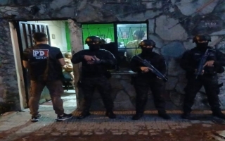 A través del sistema Lince, fuerzas policiales detuvieron al sindicado autor de tres robos a mano armada en heladerías de Rosario