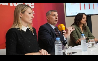 El gobierno de Pullaro lanza un plan para desendeudar a trabajadores privados y públicos