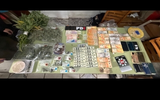 Cae una mujer con casi un kilo de cocaína, más de $ 3,6 millones y 1.700 dólares en un operativo por microtráfico en Santa Fe