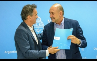 Perotti firmó con Katopodis el acta de inicio de obra del Acueducto San Javier-Tostado